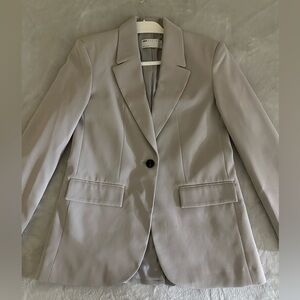 Asos Blazer
New; never worn!
Light Grey